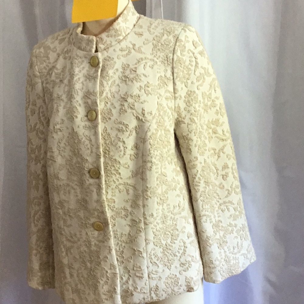 Jacket in cream with raised tan design by Simonton - Picture 2 of 8